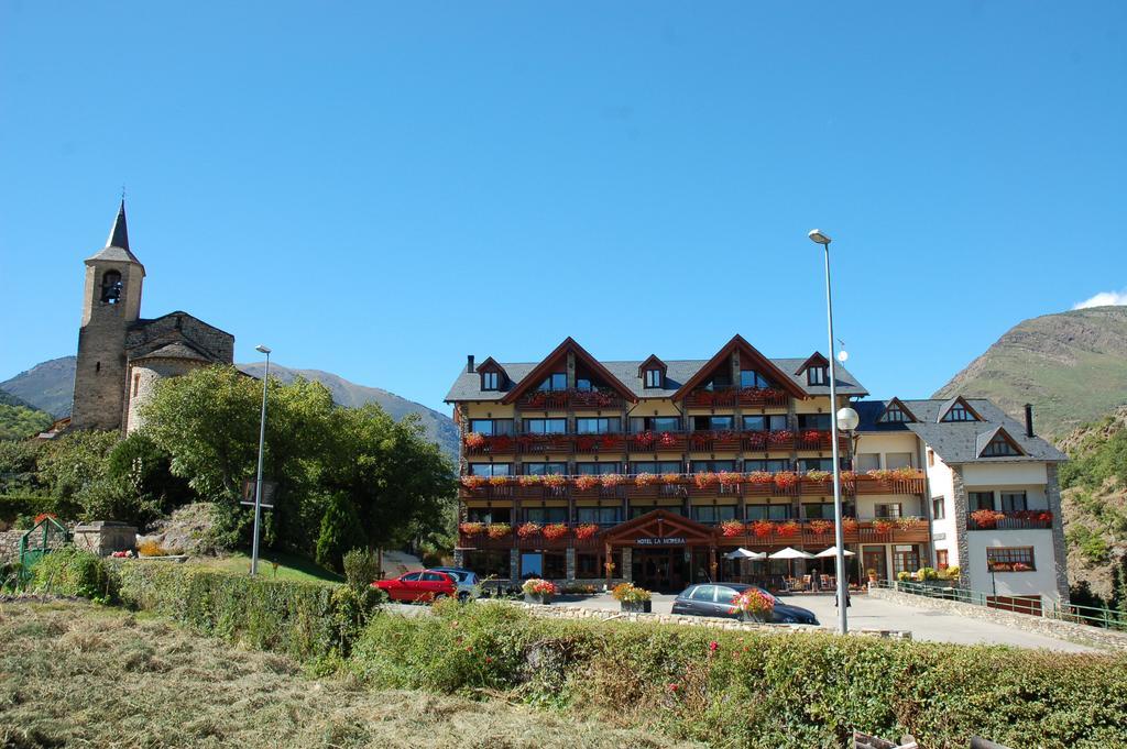 Hotel La Morera Valencia D'Aneu Exterior foto